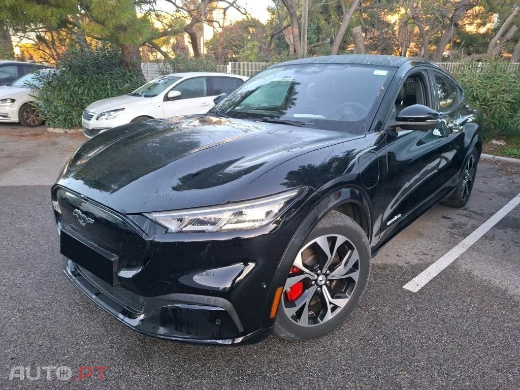 Ford Mustang Mach-E 75.7 kWh Premium AWD