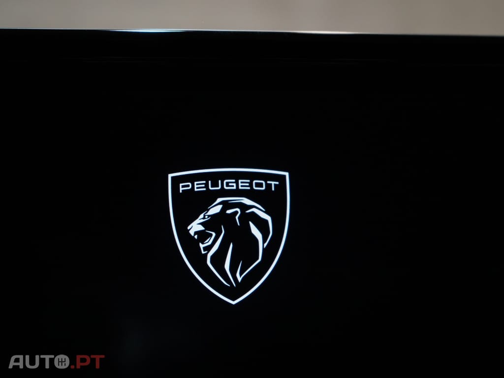 Peugeot 2008 1.2 Hybrid Allure e-DCS6