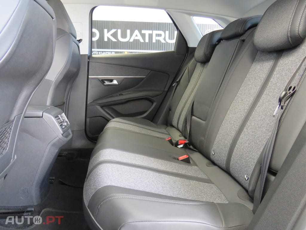 Peugeot 3008 1.5 BlueHDi Allure EAT8