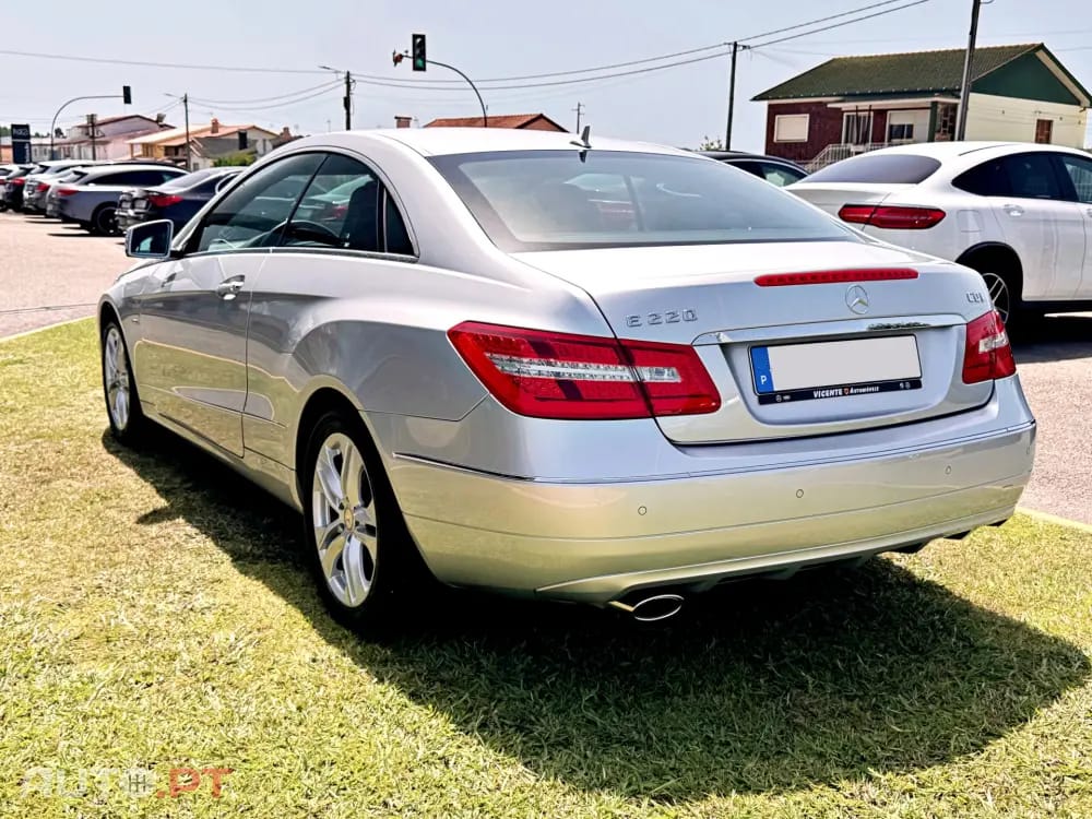 Mercedes-Benz E 220 CDi Avantgarde BlueEfficiency