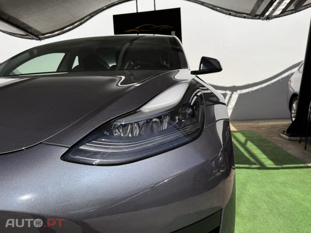 Tesla Model 3 Standard Range Plus RWD