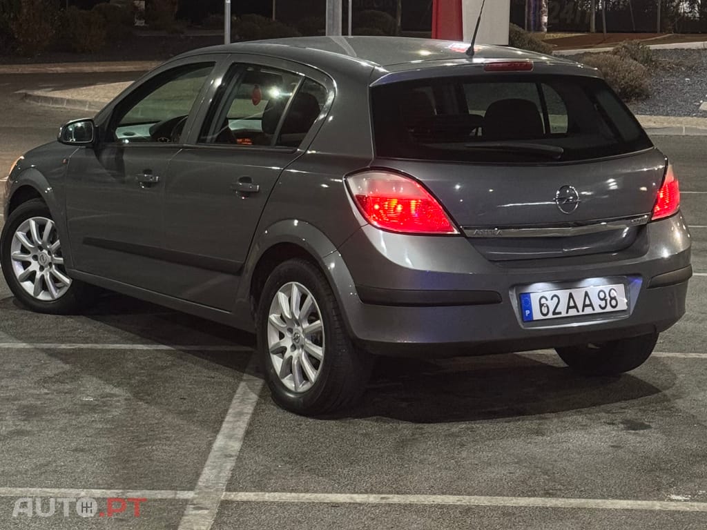 Opel Astra Elegance — fotografia 5