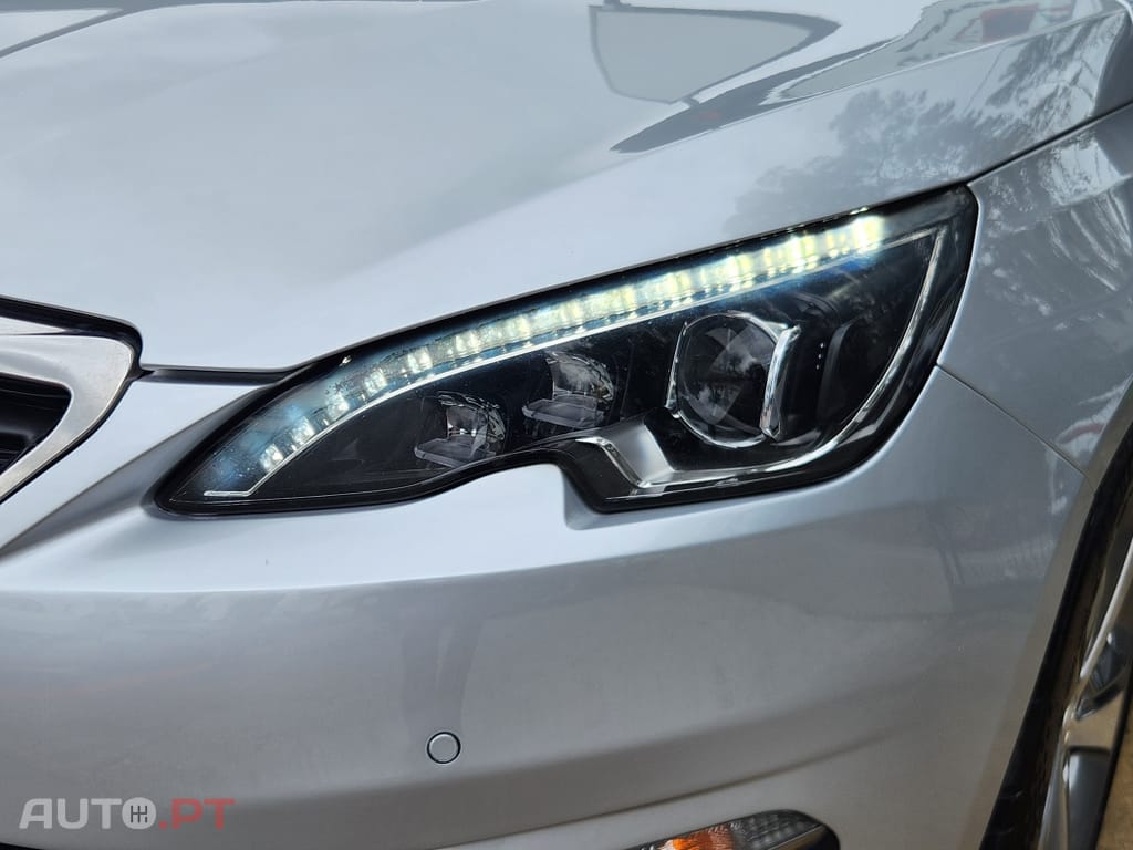 Peugeot 308 1.6 e-HDi Allure J17