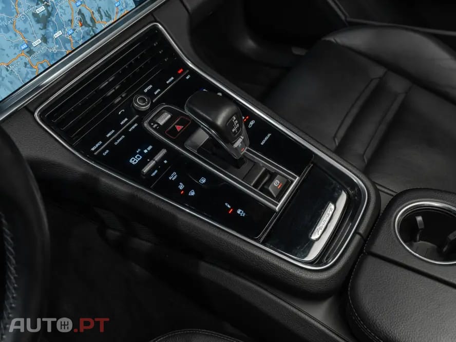 Porsche Panamera 4 E-Hybrid Platinum Edition