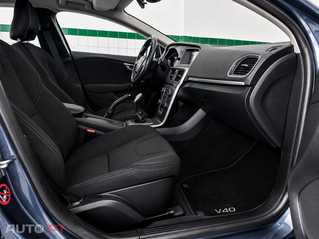 Volvo V40 Cross Country 1.6 D2 Momentum