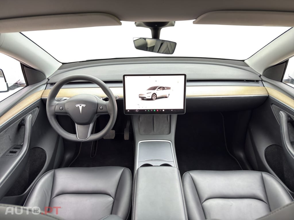 Tesla Model Y RWD