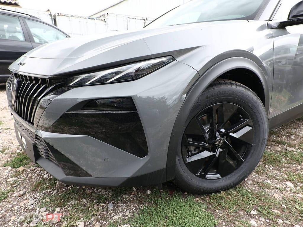 Peugeot 408 HYBRIDO ALLURE FACELIFT 145CV AUTO + EXTRAS