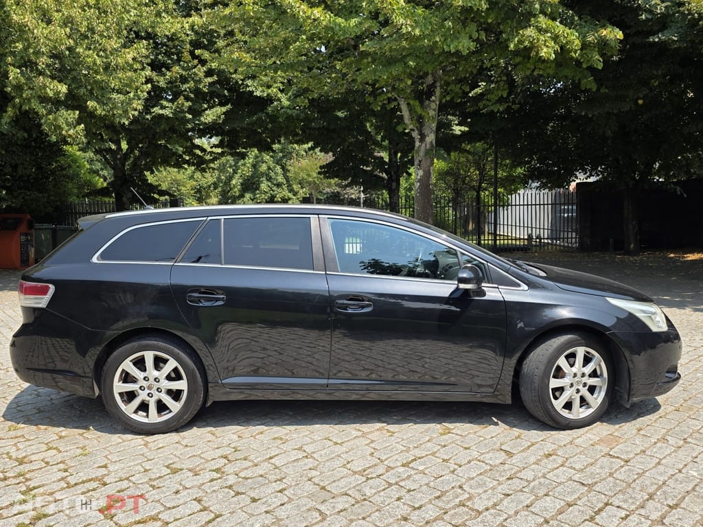 Toyota Avensis 2.0 D-4D Exclusive +Pele+GPS
