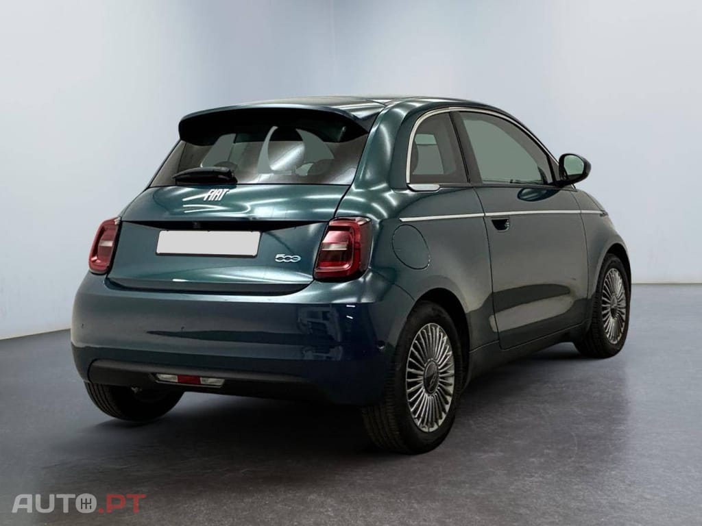 Fiat 500e La Prima