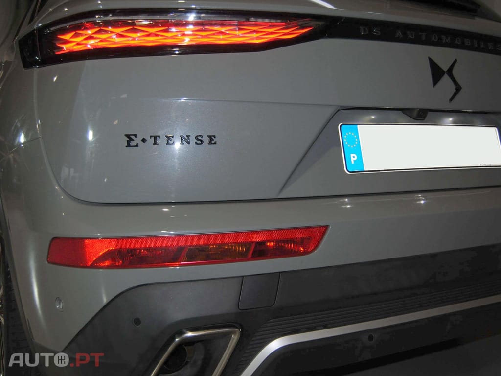 DS DS7 E-Tense Performance Line