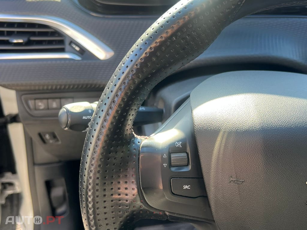 Peugeot 208 1.2 PureTech GT Line