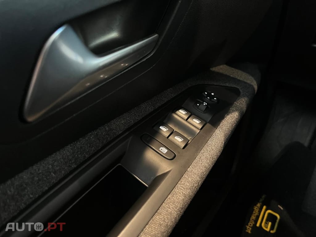 Peugeot 3008 1.2i Executive