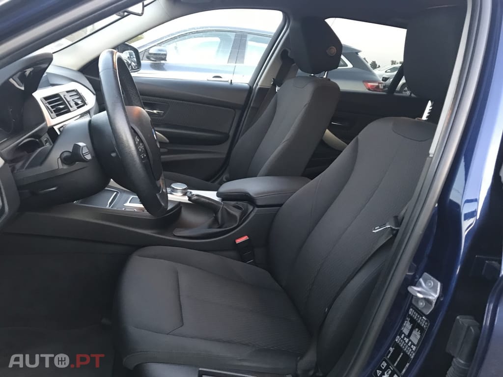 BMW 320 d Touring xDrive Ultimate Auto