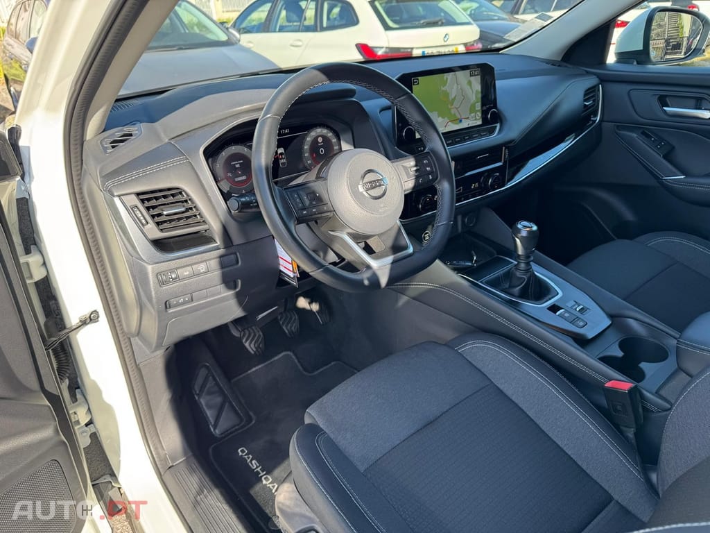 Nissan Qashqai 1.3 DIG-T N-Connecta J18