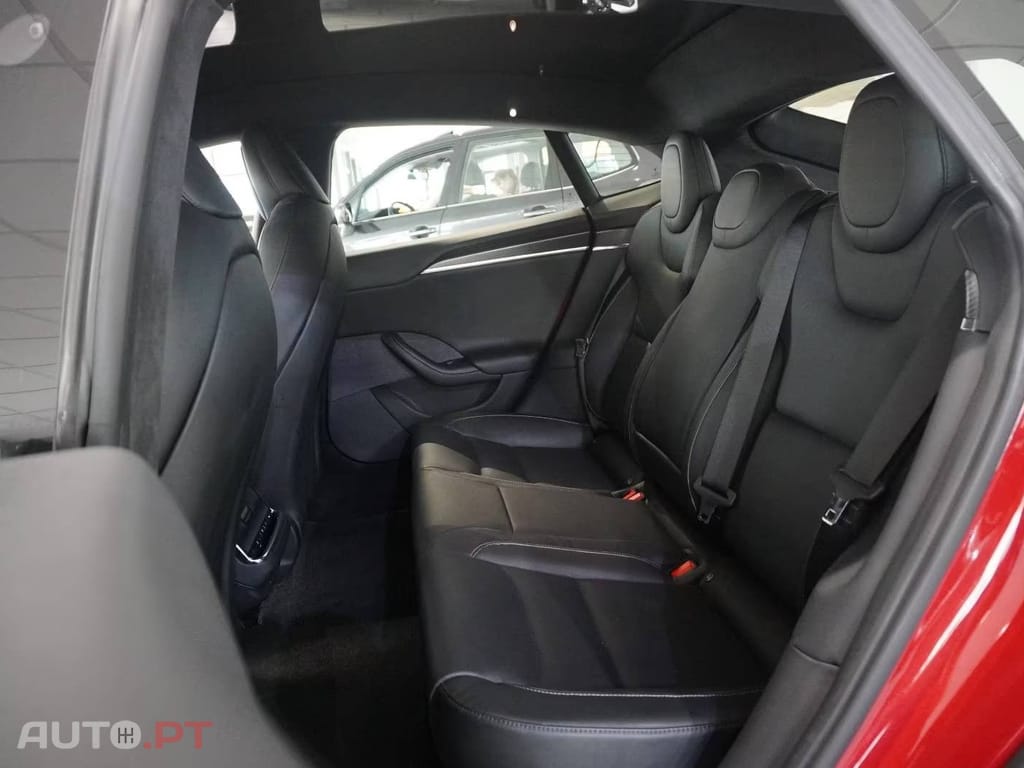 Tesla Model S Plaid AWD — fotografia 24