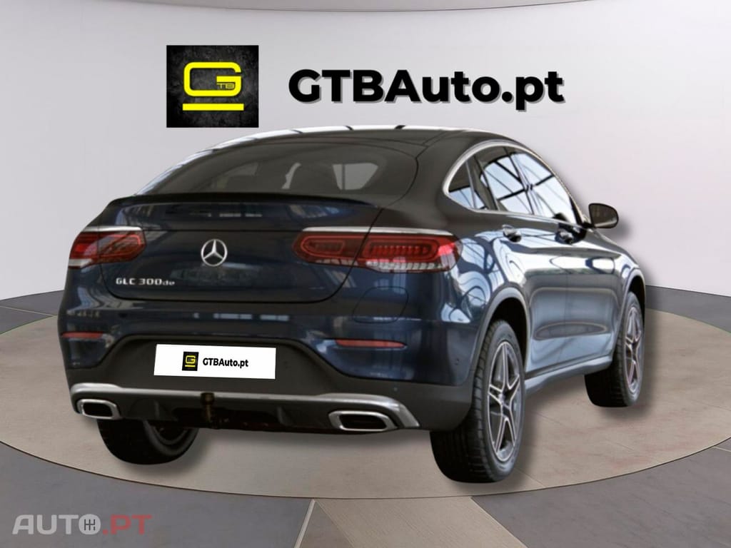 Mercedes-Benz GLC 300 I.V.A DEDUTÍVEL de 4M AMG