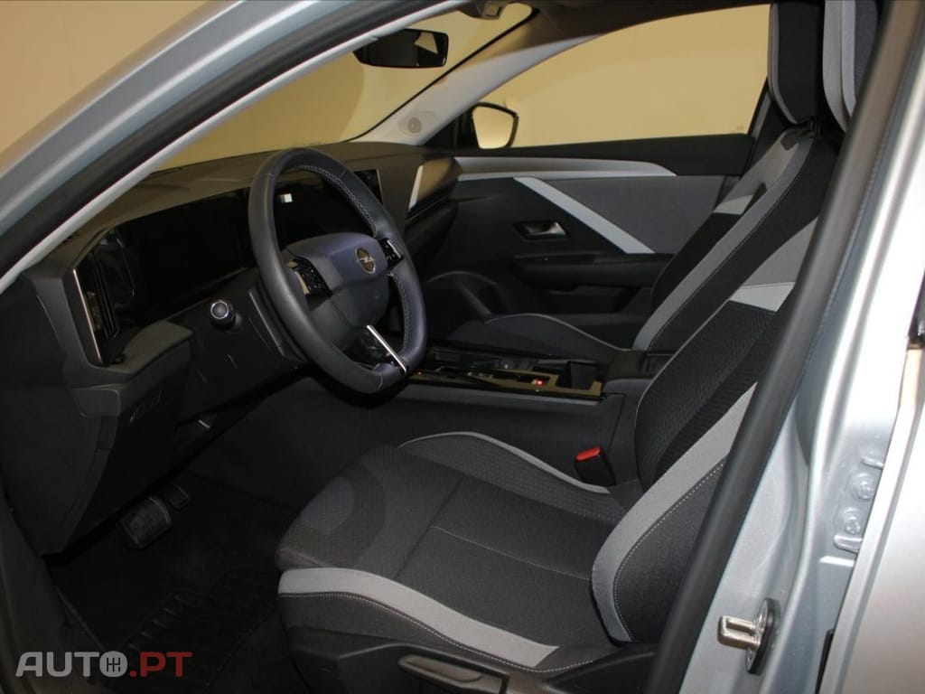 Opel Astra 1.2 T Edition Aut.