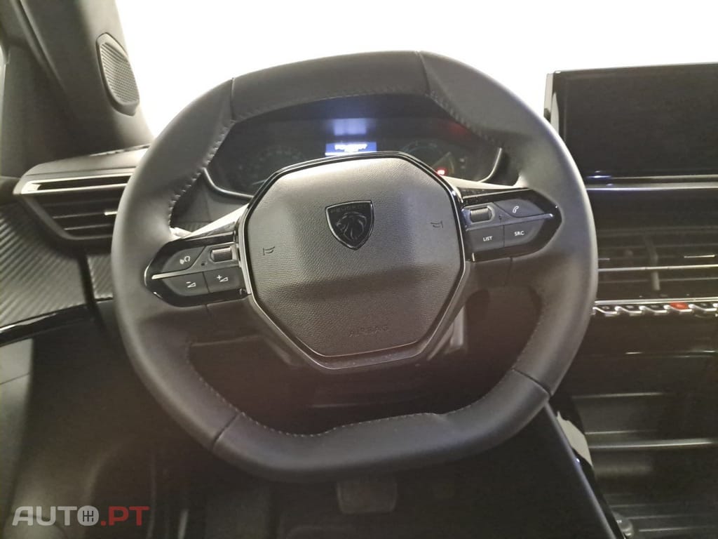 Peugeot E-2008 Active