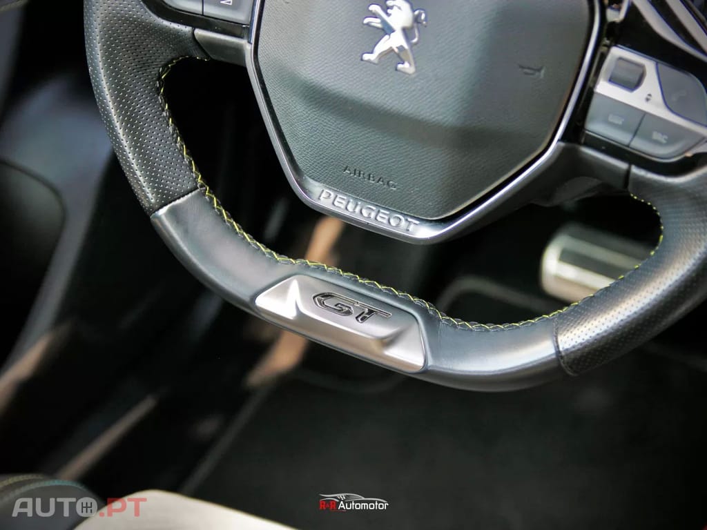 Peugeot E-2008 50 kWh GT
