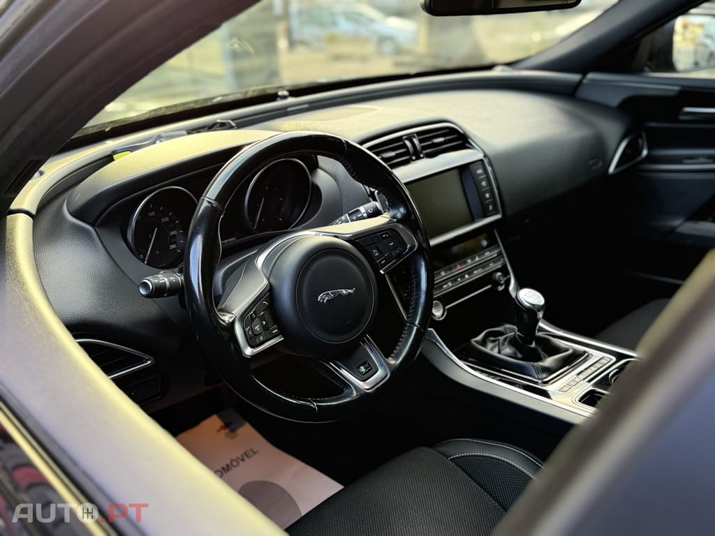 Jaguar XE 2.0 D R-Sport