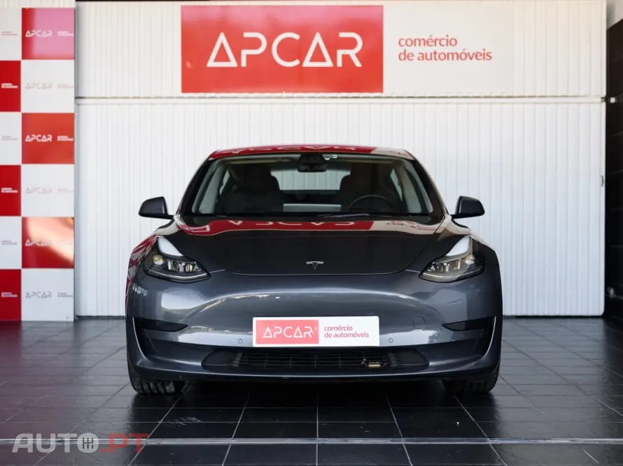 Tesla Model 3 Standard Range Plus RWD