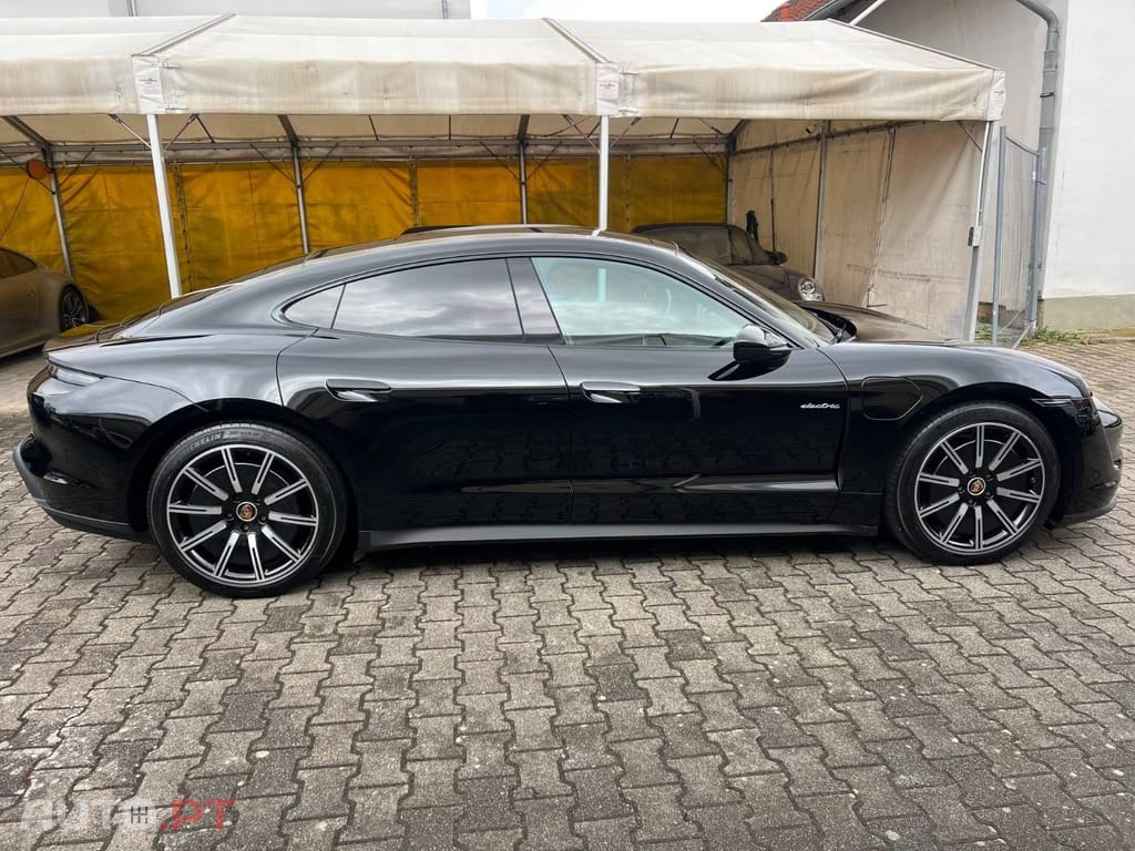 Porsche Taycan S