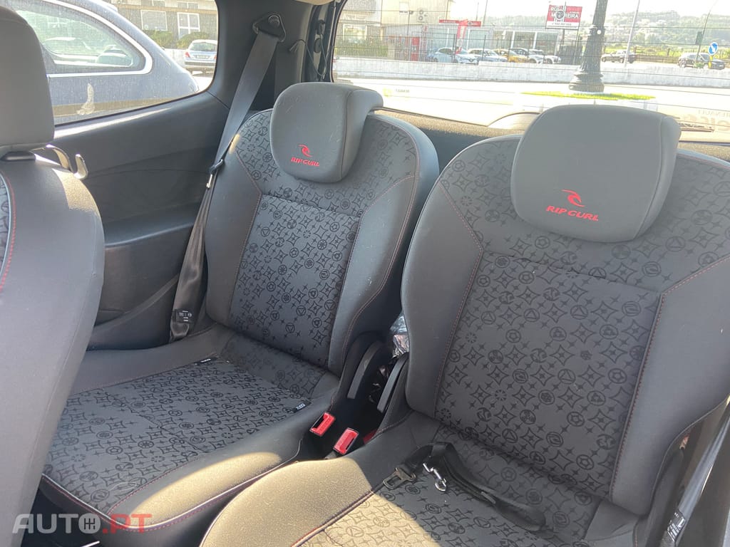 Renault Twingo rip curl