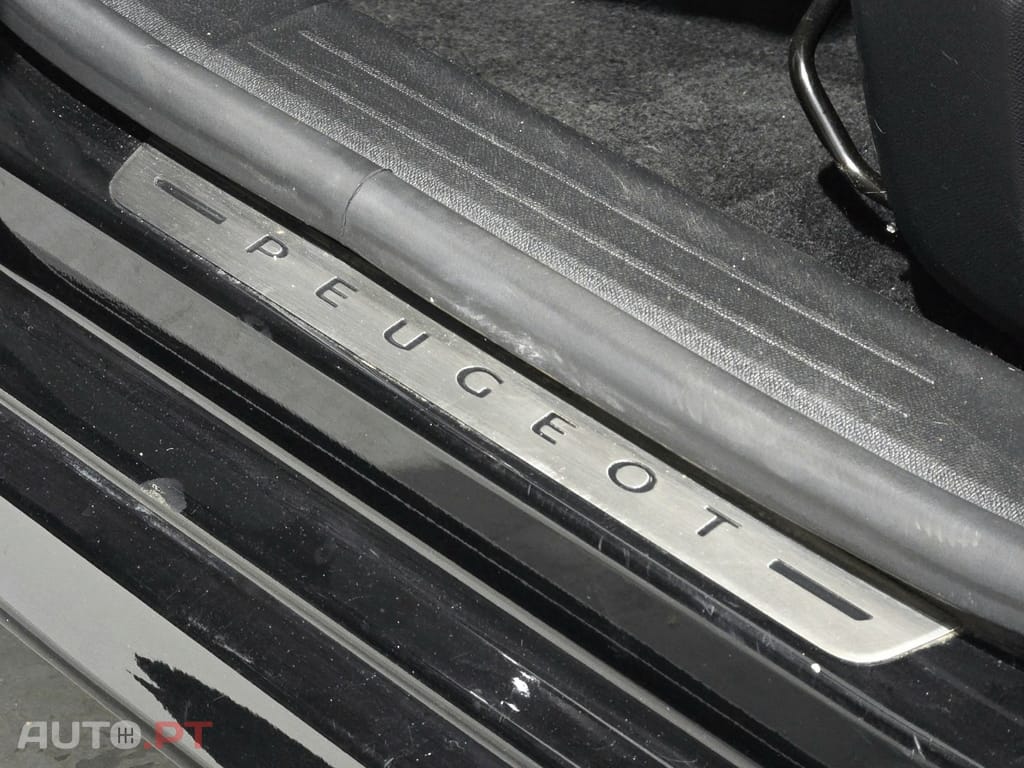 Peugeot E-208 50 kWh Style