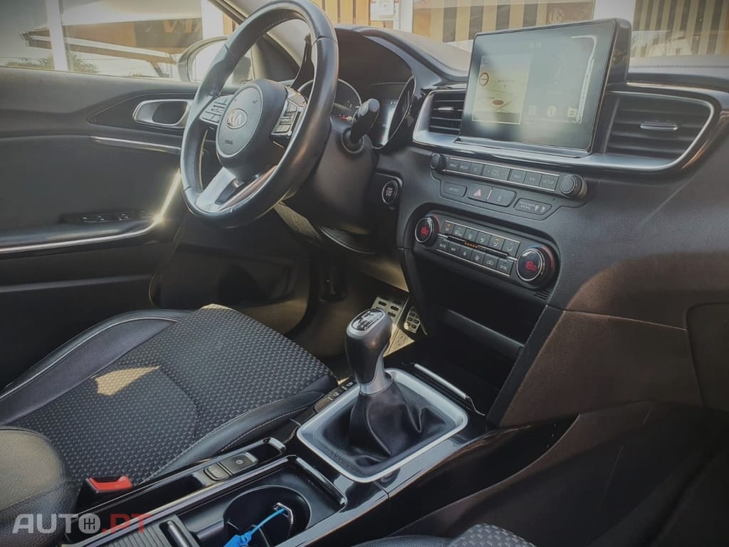 Kia Ceed 1.6 CRDi TX+SRF