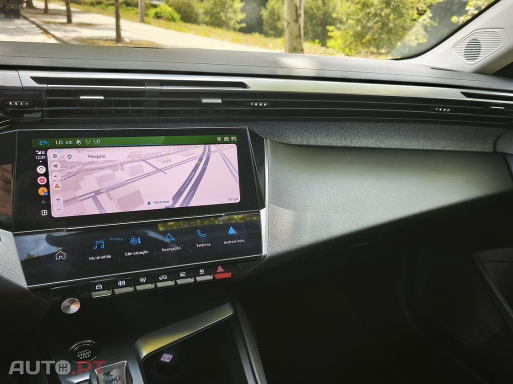 Peugeot 308 1.6 Hybrid Allure Pack e-EAT8 — fotografia 29