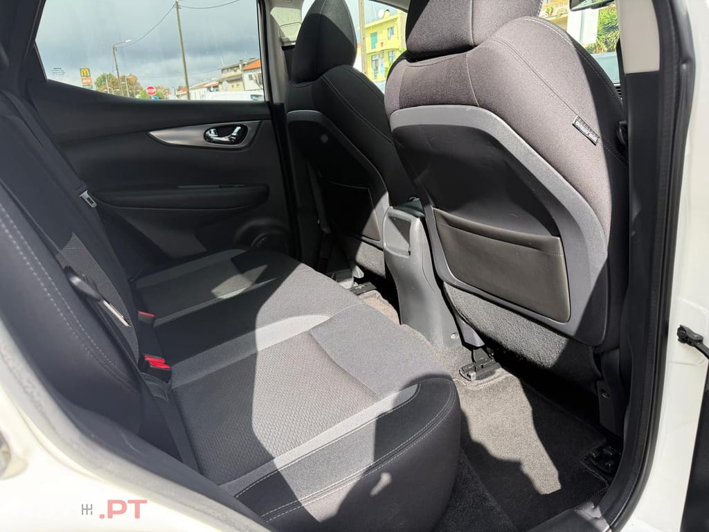 Nissan Qashqai 1.5 dCi N-Connecta J18+Led