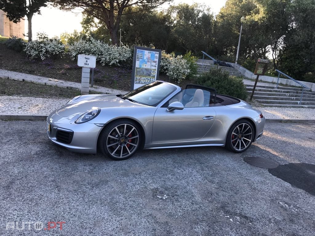 Porsche 911 4S Carrera