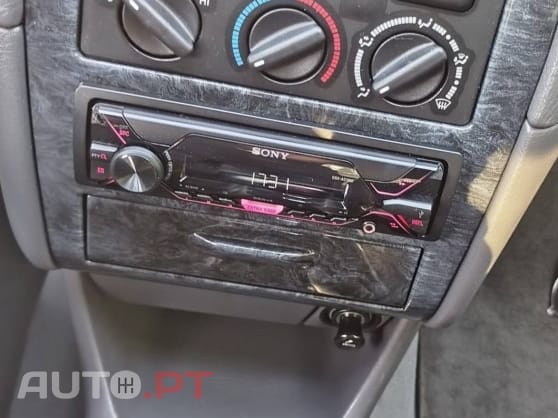 Toyota Avensis S/D 1.6 Executive