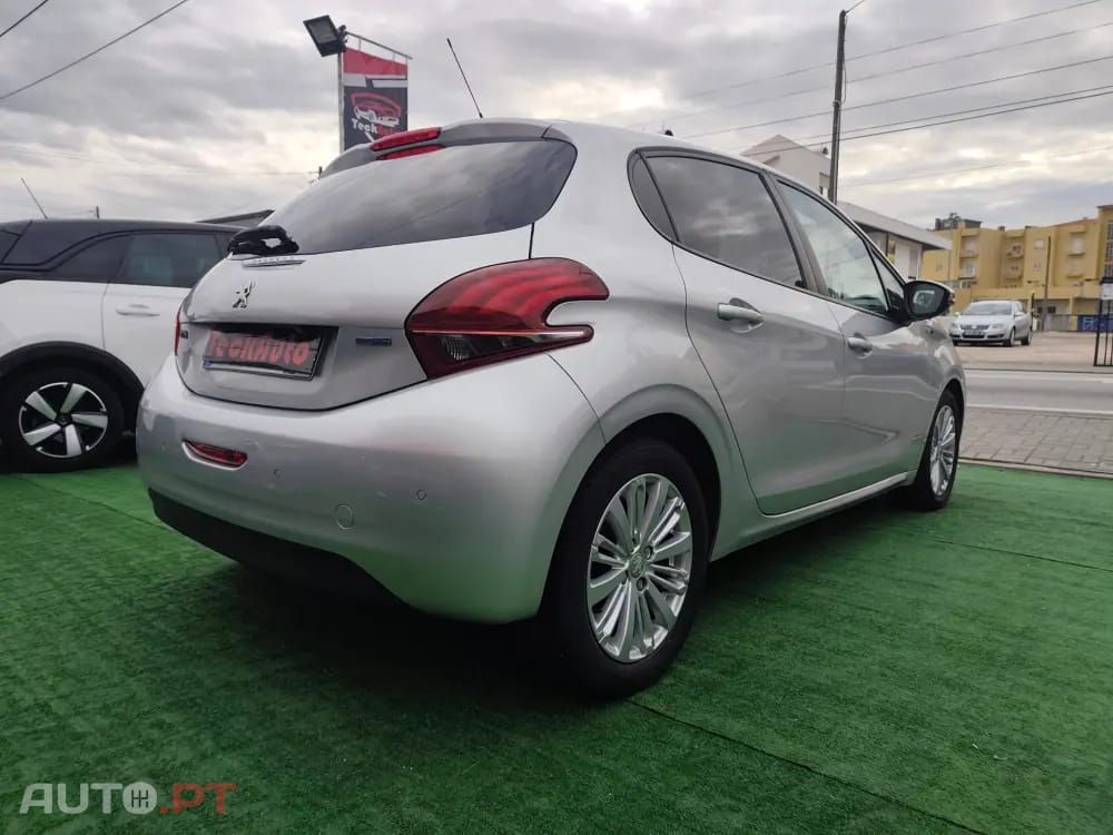 Peugeot 208 1.6 BlueHDi Style