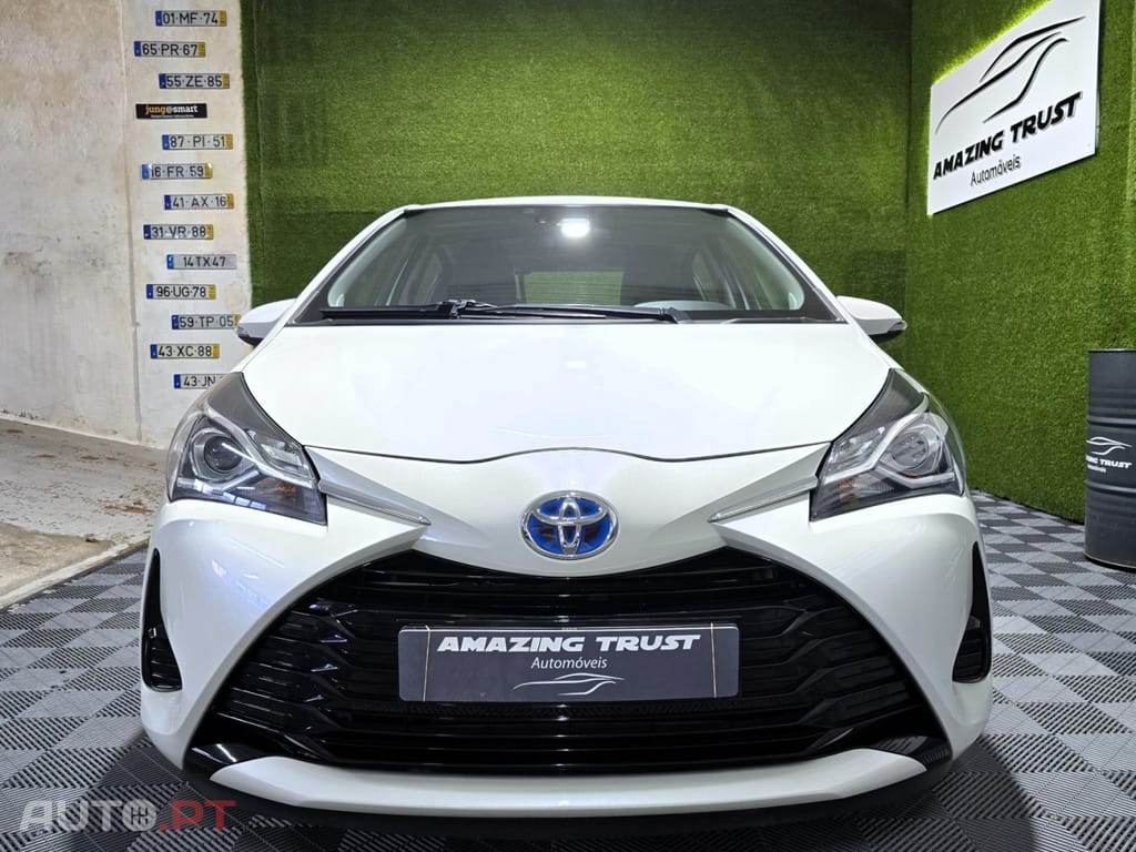 Toyota Yaris 1.5 HSD Comfort — fotografia 2