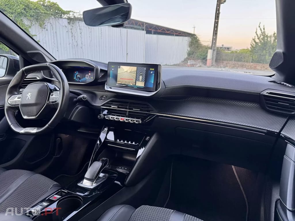 Peugeot E-208 50 kWh GT