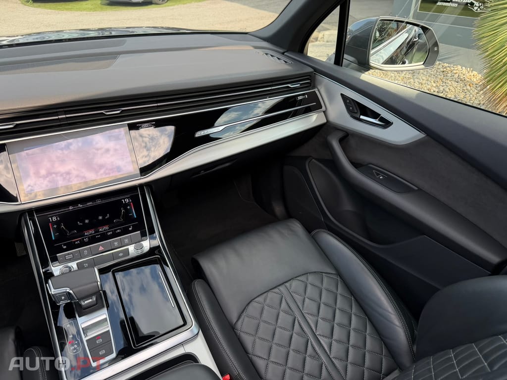 Audi Q7 60 TFSIe quattro S line Tiptronic