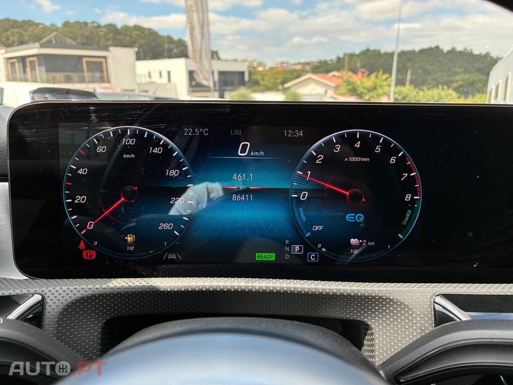 Mercedes-Benz A 250 e AMG Line
