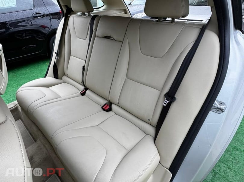Volvo V60 1.6 D2 Drive Summum Start/Stop — fotografia 19