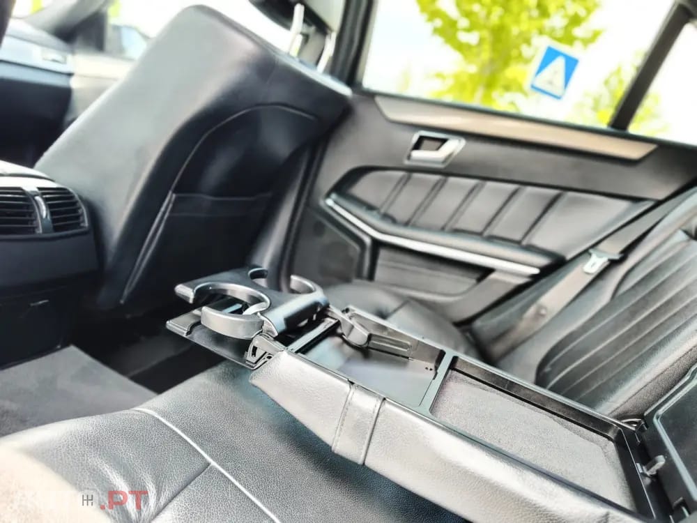 Mercedes-Benz E 220 CDI DPF BlueEFFICIENCY 7G-TRONIC Avantgarde