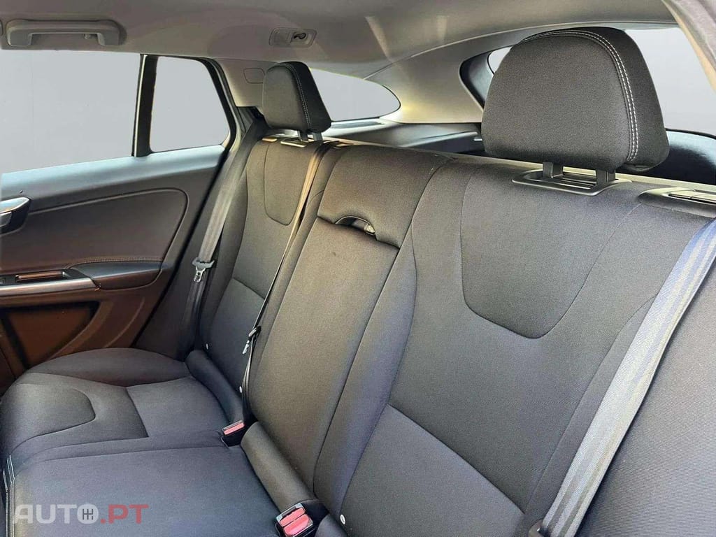 Volvo V60 2.0 D2 Momentum