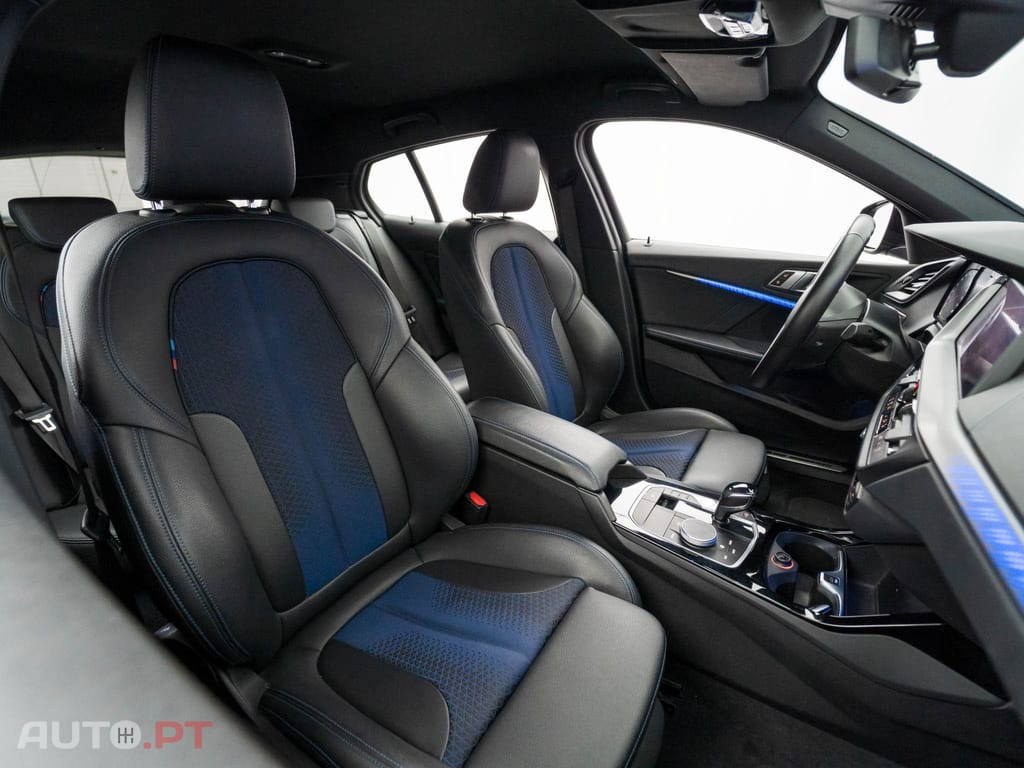 BMW 118 i Pack Desportivo M Auto