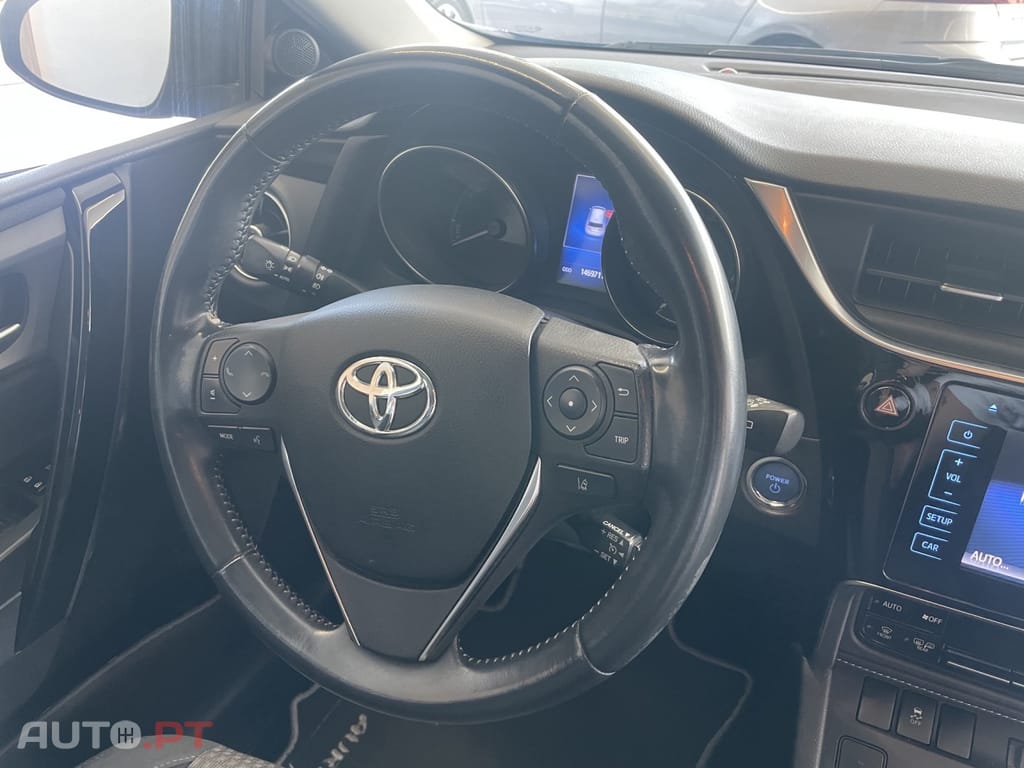 Toyota Auris 1.8 HSD Comfort +P.Techno+P.Sport