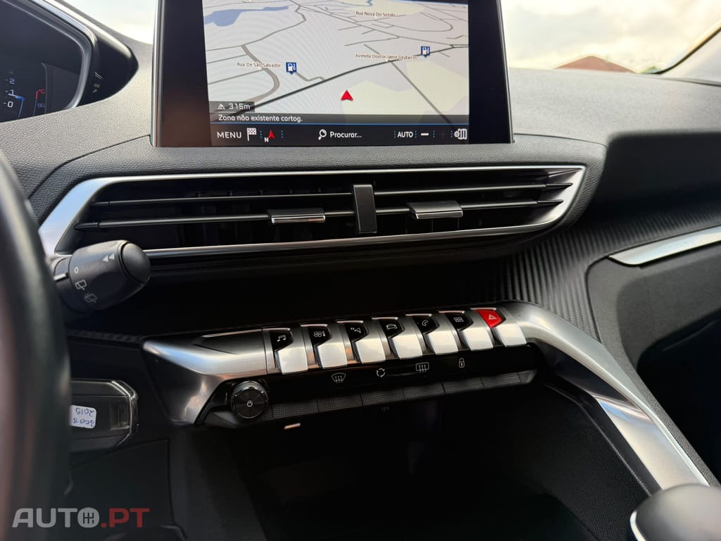 Peugeot 3008 1.5 BlueHDi Active