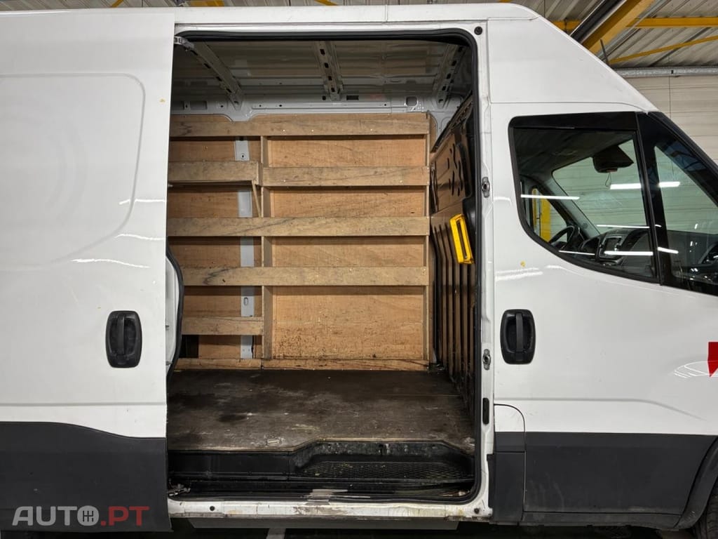Iveco Daily 3.0 HPi 35S14 L2H2