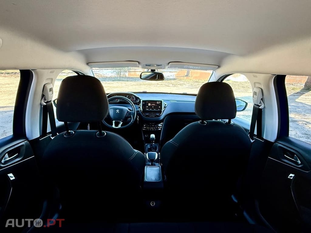 Peugeot 2008 1.2 PureTech Signature