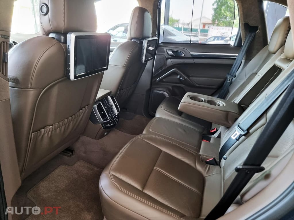 Porsche Cayenne Turbo Tiptronic S