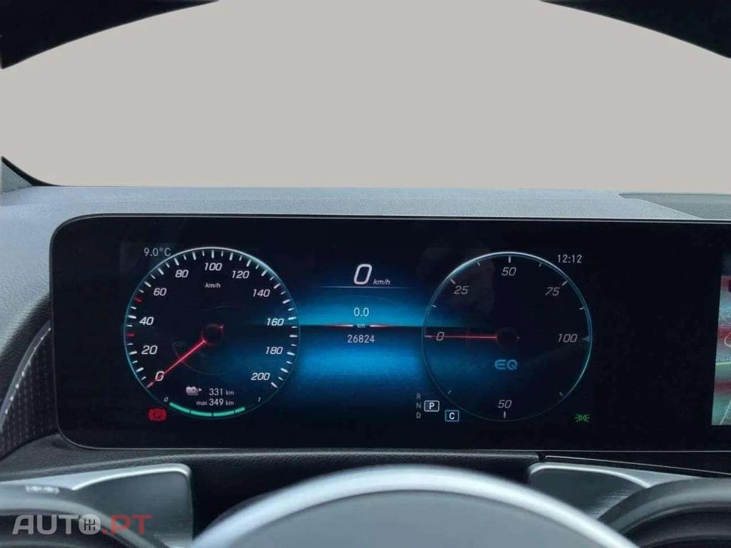 Mercedes-Benz EQB 300 4MATIC PROGRESSIVE I.V.A DEDUTÍVEL