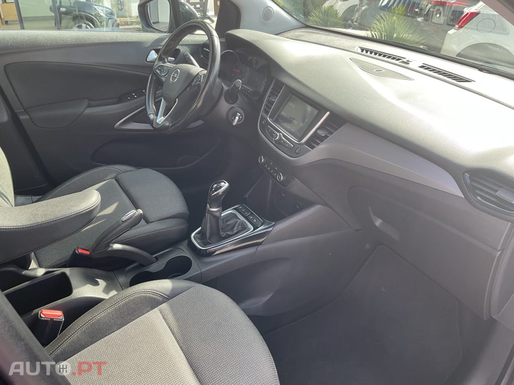 Opel Crossland X 1.2 Business Edition