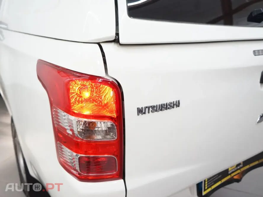 Mitsubishi L200 2.4 DI-D CD S.Cab 3L Instyle 4WD